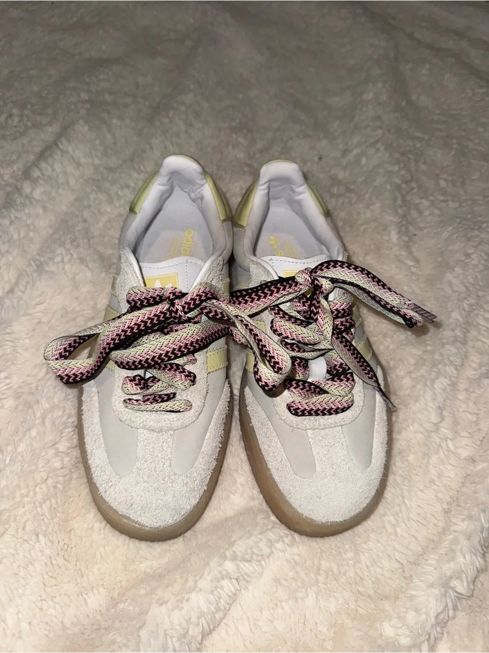 adidas Sambae sneakers sz 6 Pale Yellow with Gum Sole &  Spark Laces